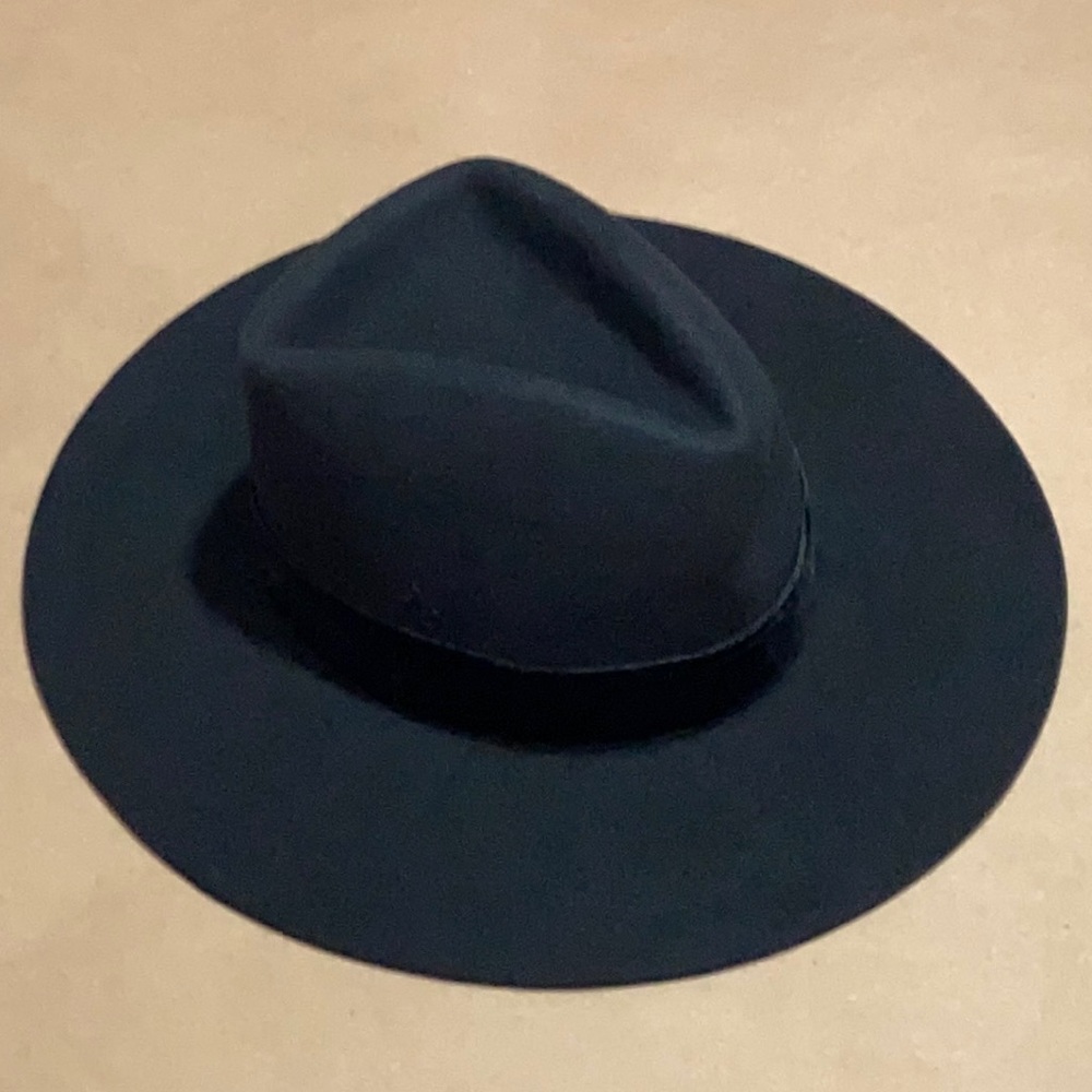 Lack of Color black hat Benson